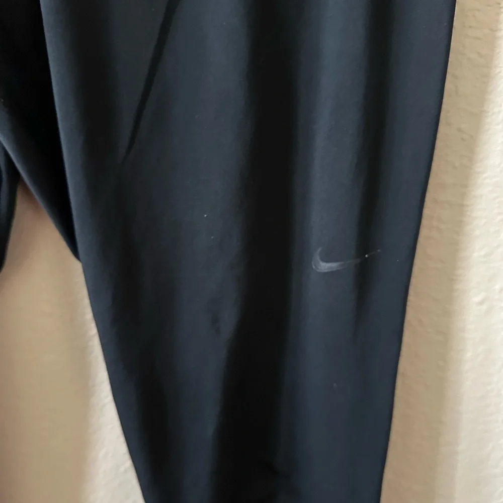 Nike womens pro black  Performance Leggings size L/ pre owned B204